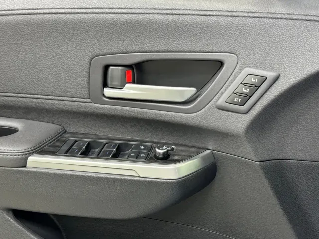 Toyota Sienna — Фото автомобиля 10