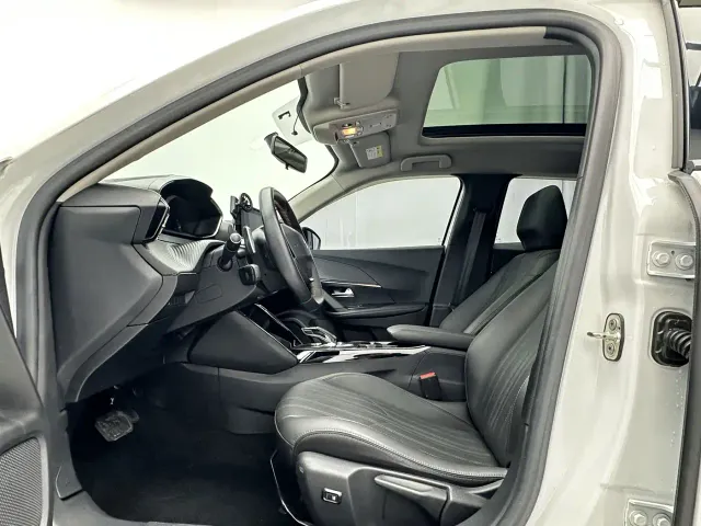 Peugeot 2008 — Фото автомобиля 4