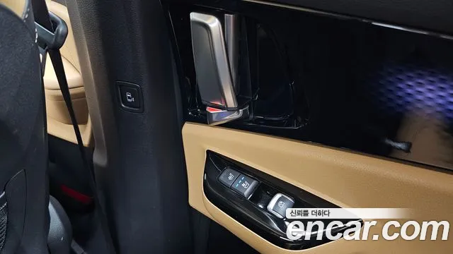 Kia Canival Carnival 4 поколение Бензин 9 мест Signature — Фото автомобиля 26