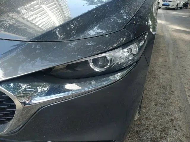 Mazda Axela — Фото автомобиля 5