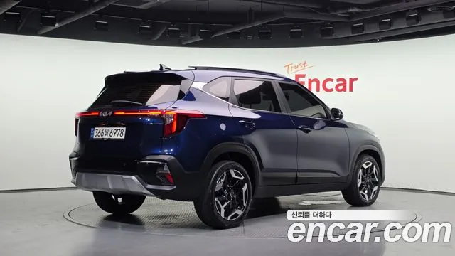 Kia Seltos Бензин 1.6 турбо 2WD — Фото автомобиля 2