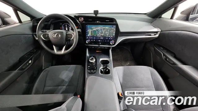 Lexus RZ — Фото автомобиля 7