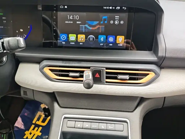 Dongfeng Fengshen E70 — Фото автомобиля 12