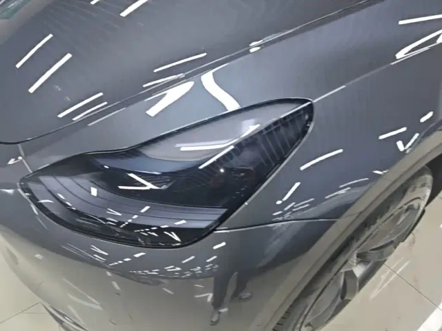 Tesla Model Y — Фото автомобиля 23