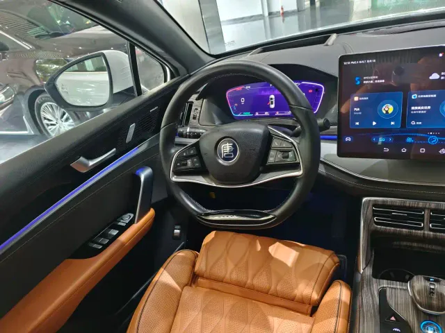 BYD Tang — Фото автомобиля 13