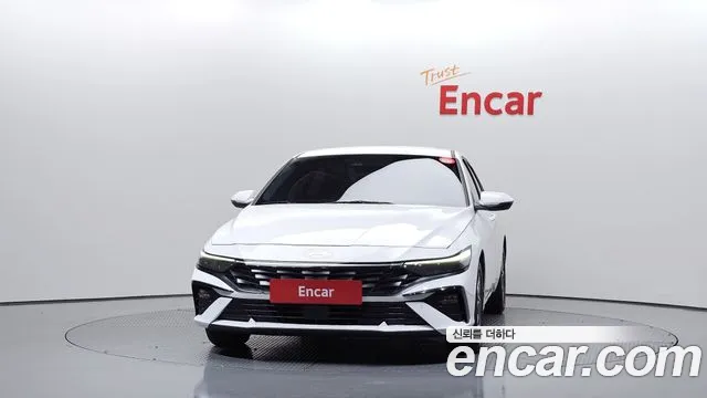Hyundai Avante CN7 — Фото автомобиля 3