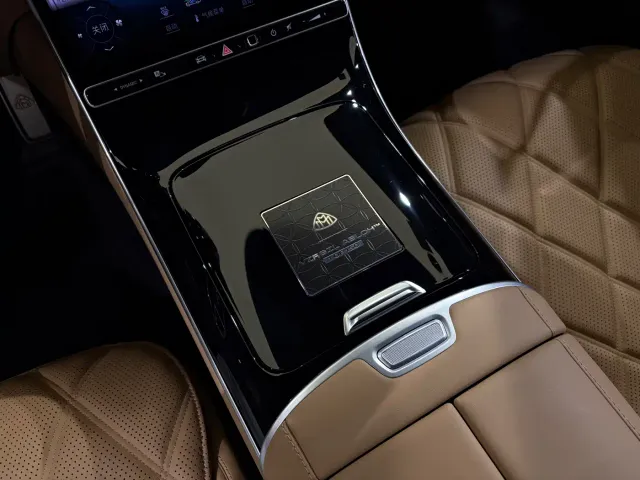 Mercedes-Benz Maybach S-Class — Фото автомобиля 16
