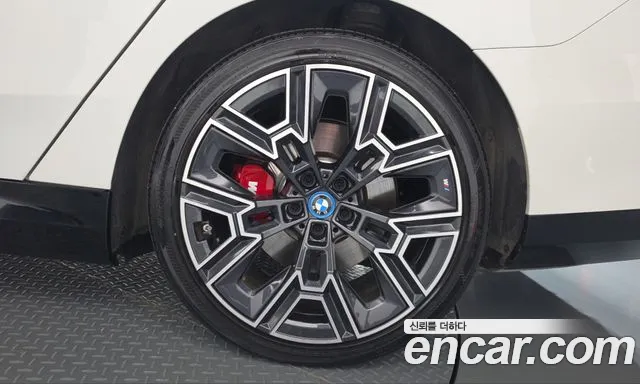 BMW i5 G60 — Фото автомобиля 6