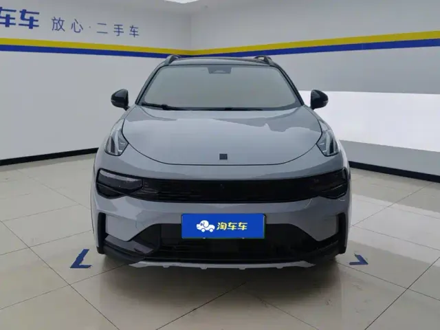 Lynk & Co Lynk & Co 01 EM-P 2023 1.5TD EM-P PM — Фото автомобиля 2