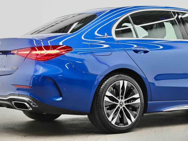 Mercedes-Benz C-Class — Фото автомобиля 19
