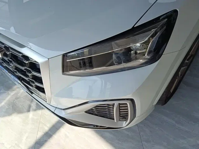 Audi Q2L — Фото автомобиля 23
