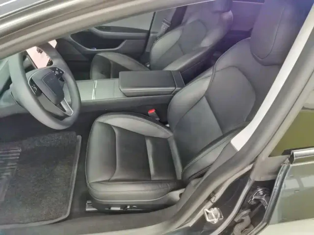 Tesla Model 3 — Фото автомобиля 14