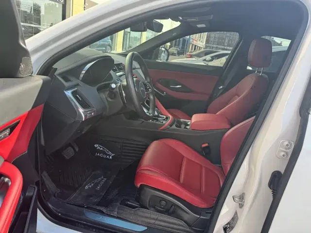 Jaguar Jaguar E-PACE 2024 Progressive Sport Edition R-DYNAMIC S — Фото автомобиля 4