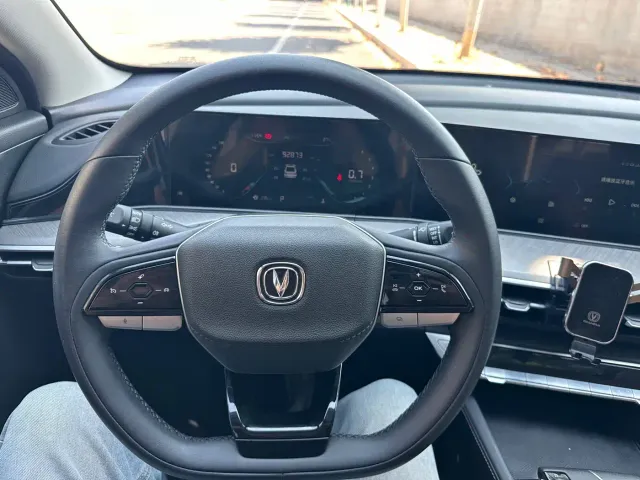 Changan Eado — Фото автомобиля 15