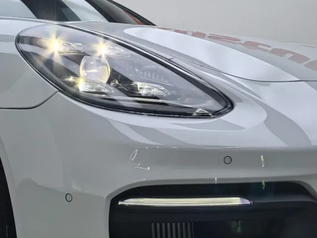 Porsche Panamera — Фото автомобиля 14