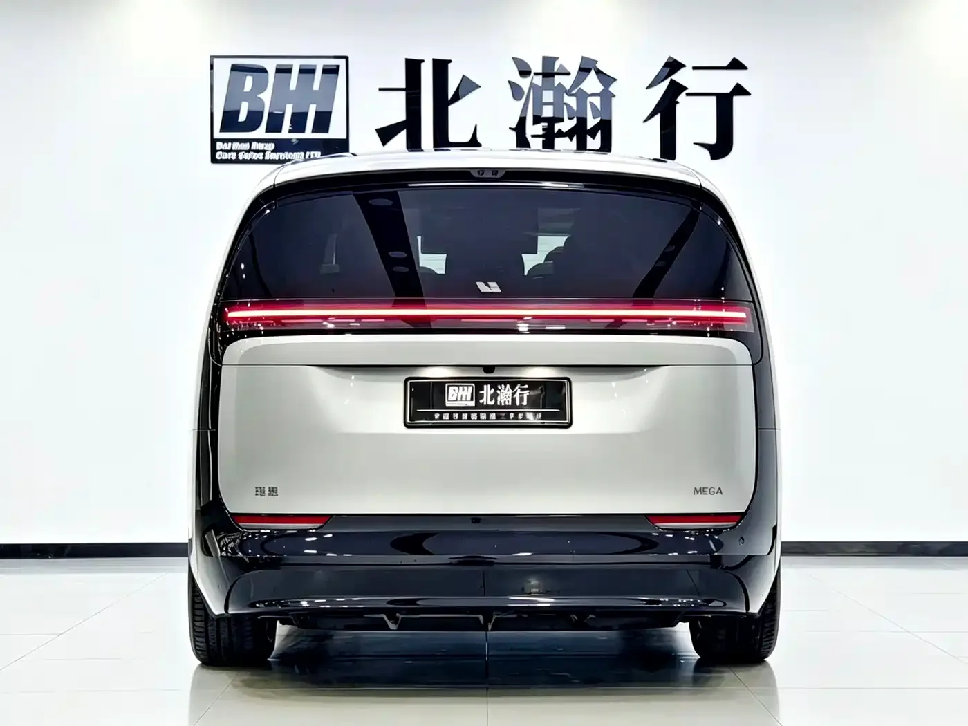Li Auto Li Auto MEGA 2025 Model Home Family Special Edition — Фото автомобиля 5