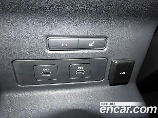 Land Rover Range Rover Velar — Фото автомобиля 16