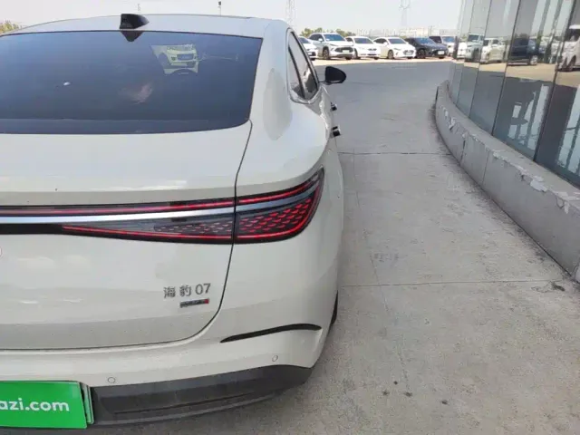 BYD Seal 07 DM-i — Фото автомобиля 7