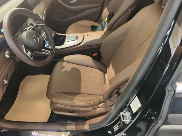 Mercedes-Benz E-Class — Фото автомобиля 14