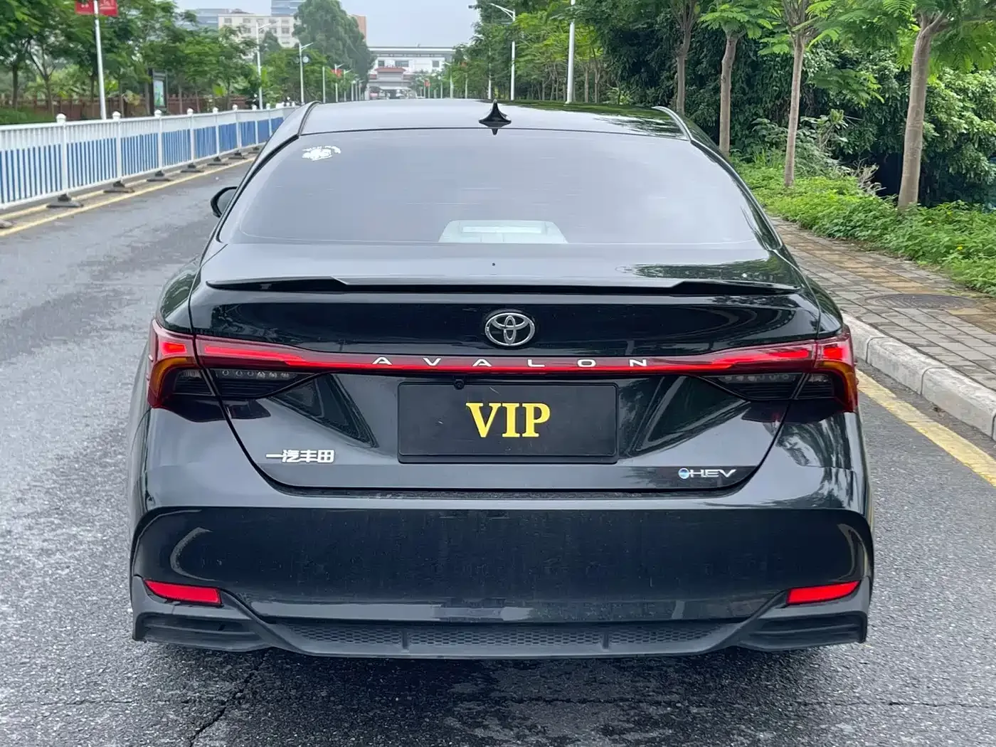 Toyota Avalon 2024 Hybrid 2.0L Luxury Edition — Фото автомобиля 5