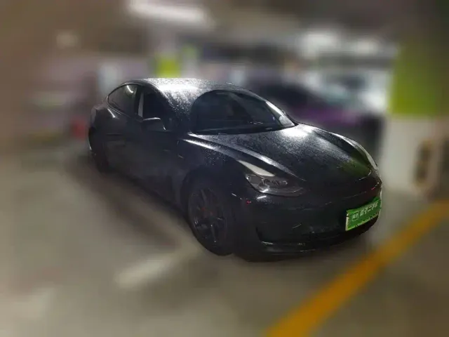 Tesla Model 3 — Фото автомобиля 3