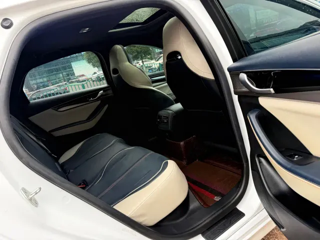 BYD Qin PLUS — Фото автомобиля 12