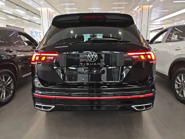 Volkswagen Tiguan L — Фото автомобиля 5