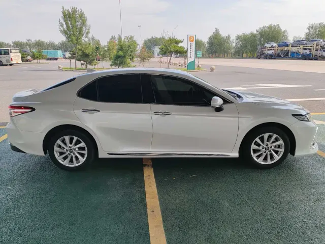 Toyota Camry — Фото автомобиля 5
