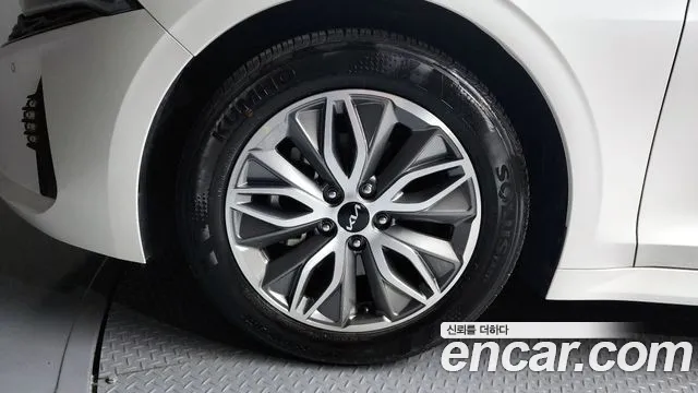 Kia K5 Prestige — Фото автомобиля 5