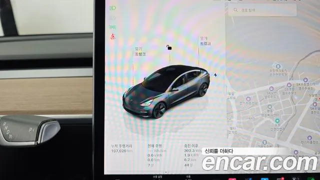 Tesla Model 3 — Фото автомобиля 11