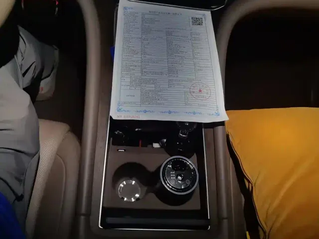 AITO Wenjie AITO M9 2024 Model Extended Range Ultra Edition 52kWh 5-Seater — Фото автомобиля 16