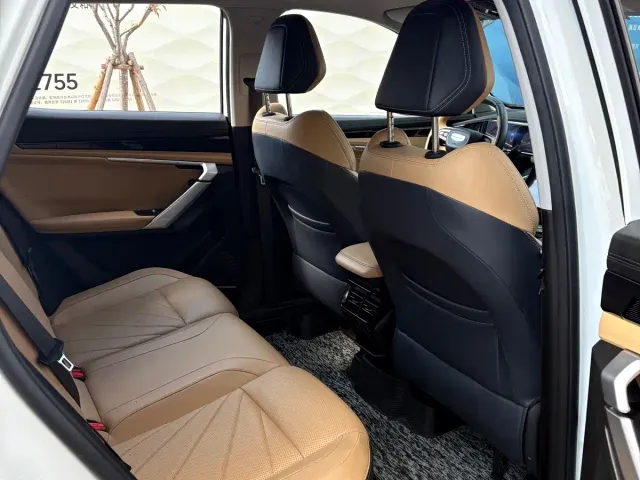 Geely Boyue L — Фото автомобиля 8