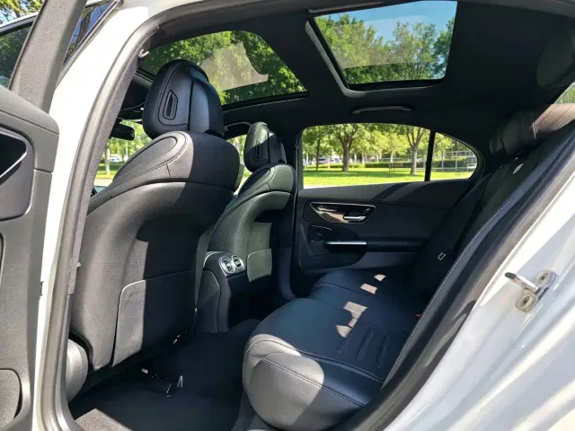 Mercedes-Benz C-Class — Фото автомобиля 9