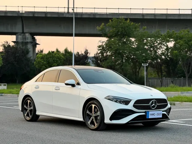 Mercedes-Benz A-Class — Фото автомобиля 3
