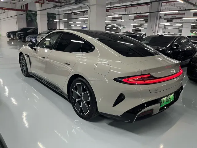 Xiaomi SU7 — Фото автомобиля 4