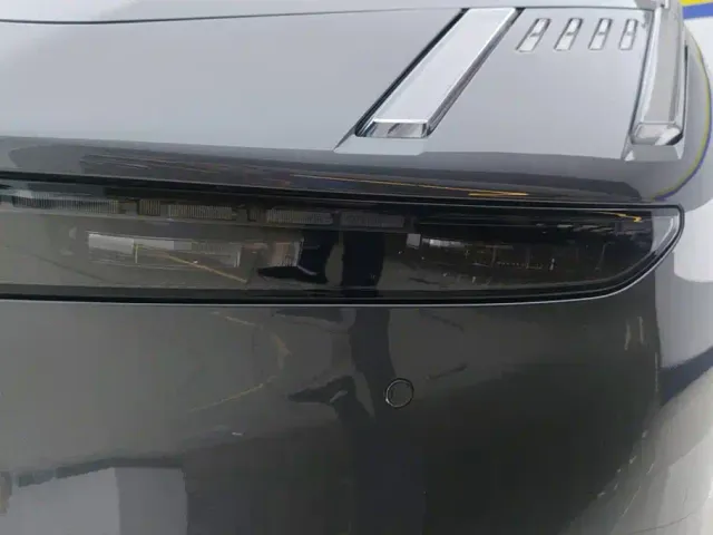 Lynk & Co Z10 — Фото автомобиля 5