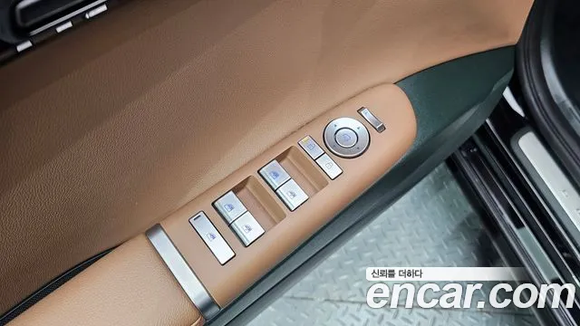 Hyundai Grandeur Grandeur (GN7) 2.5 Бензин 2WD — Фото автомобиля 9
