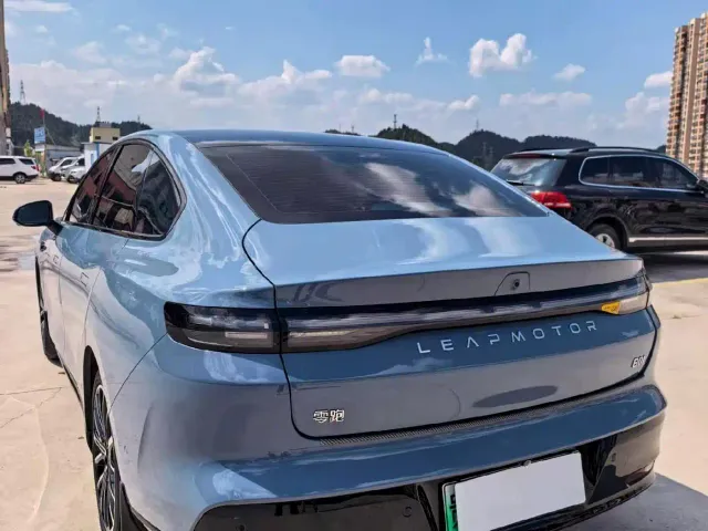 Leapmotor B01 — Фото автомобиля 7