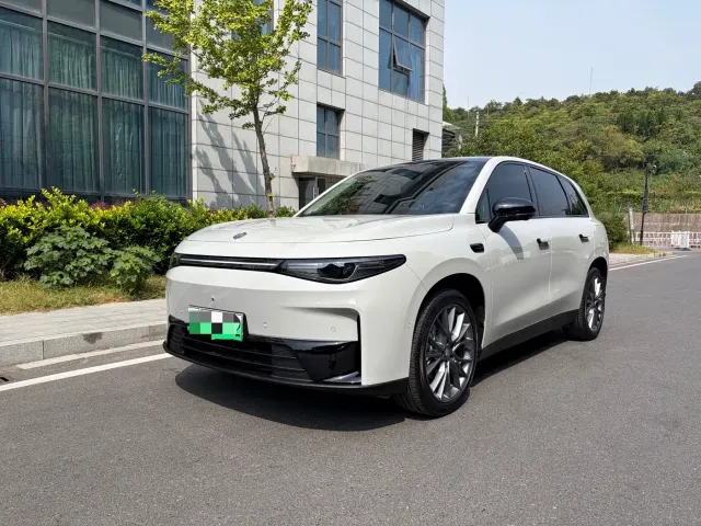 Leapmotor C10 — Фото автомобиля 3