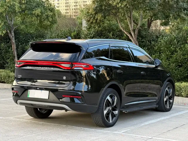 BYD Tang — Фото автомобиля 5