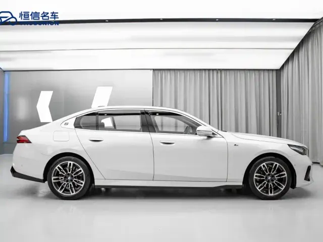 BMW 5 Series — Фото автомобиля 8