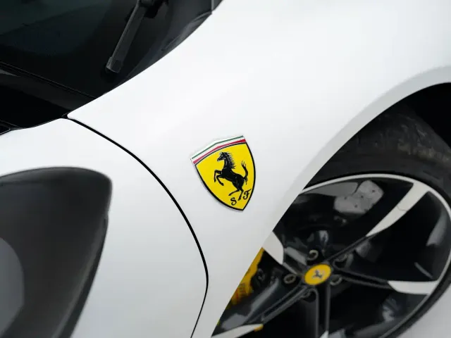 Ferrari SF90 — Фото автомобиля 8