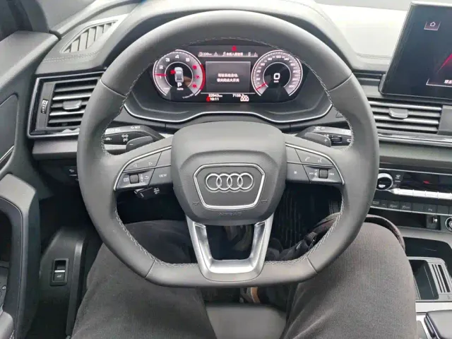 Audi Q5L — Фото автомобиля 10