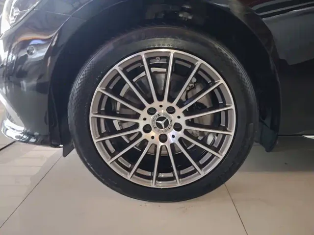 Mercedes-Benz E-Class — Фото автомобиля 22