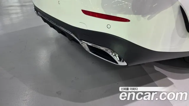Mercedes-Benz E-Class — Фото автомобиля 4