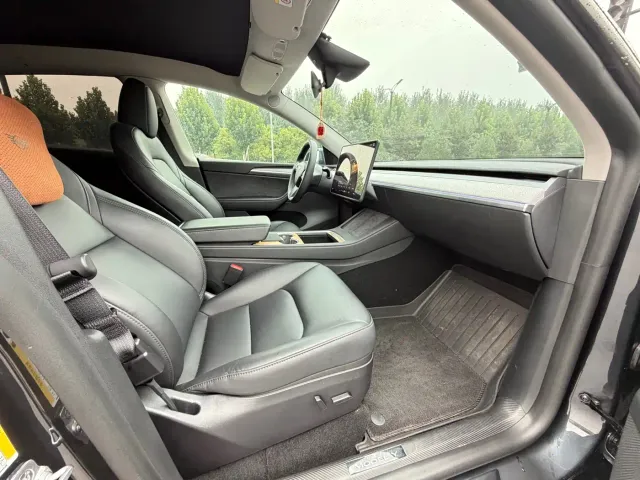 Tesla Model Y — Фото автомобиля 6