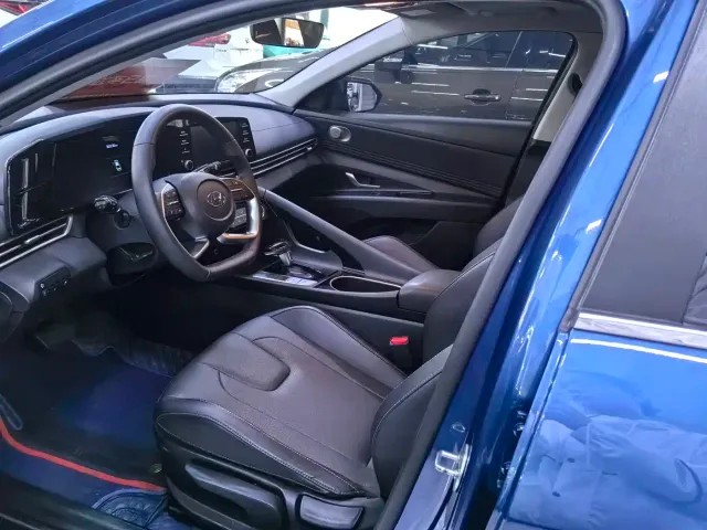 Hyundai Elantra — Фото автомобиля 7