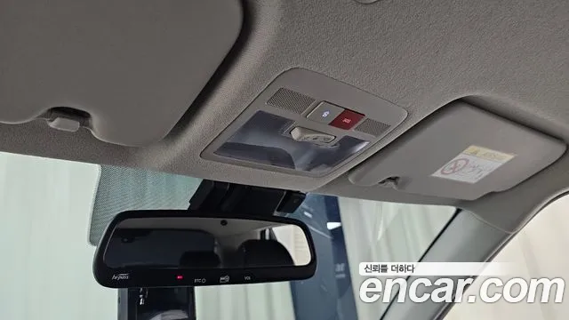 Hyundai Venue — Фото автомобиля 24