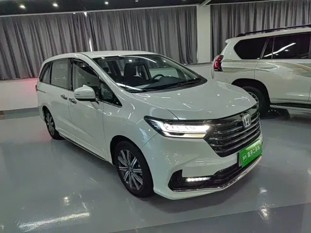 Honda Odyssey 2022 2.0L e:HEV Sharp·Enjoyment Edition — Фото автомобиля 3