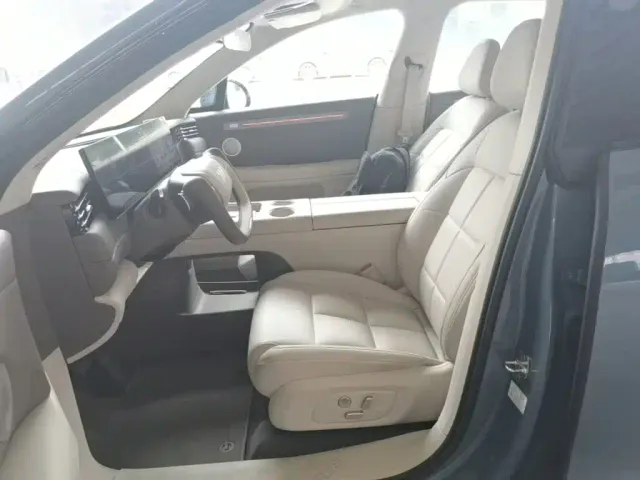 IM Motors LS6 — Фото автомобиля 14